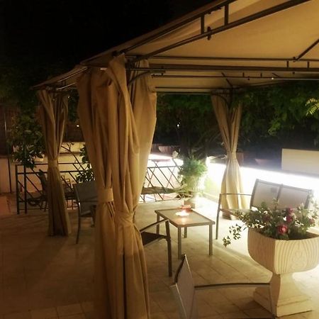 Garden House - Luxury Guest House - Overnight Stay Only โรม ภายนอก รูปภาพ